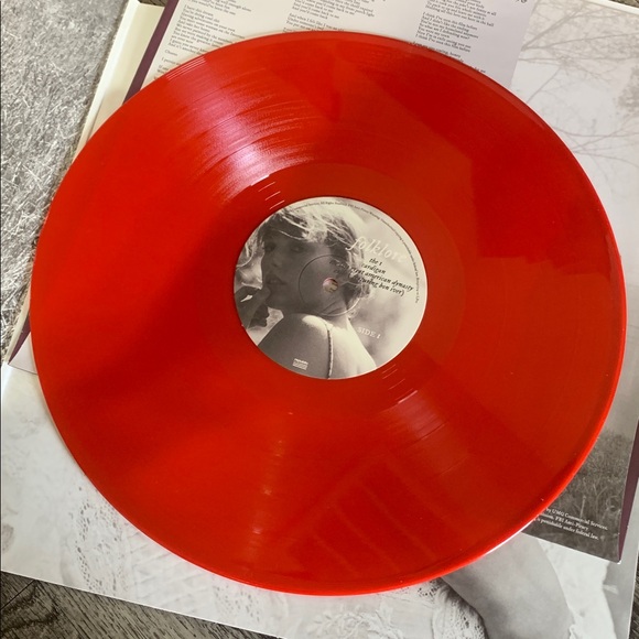 Taylor Swift folklore Vinyl - Red colored record semi rare - Picture 7 of 7